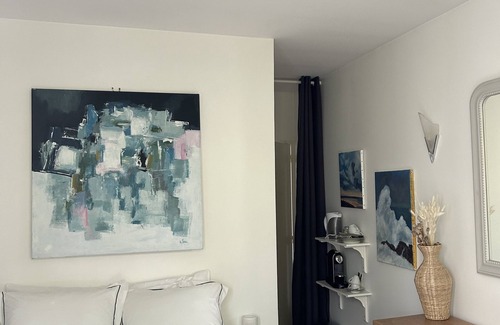 La Varenne Saint-Hilaire Bed & Breakfast | Inviting Chambre d'Hôte - Bambou Near Paris with Spa & Breakfast