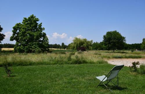 Saint-Nizier-le-Desert Bed & Breakfast | Oceanfront Oasis: L'oiseau Blanc with Pool & Family Fun