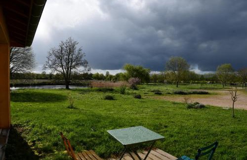 Saint-Nizier-le-Desert Bed & Breakfast | Oceanfront Oasis: L'oiseau Blanc with Pool & Family Fun