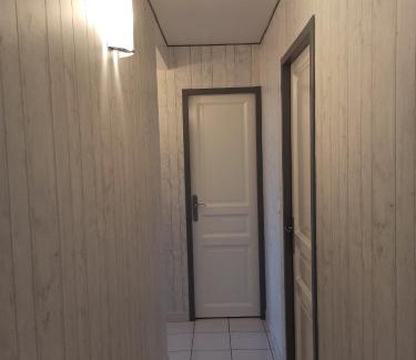 Le Mesnil-Saint-Denis House | Cozy Chambre d'Hôte Minutes from Versailles, Family-Friendly