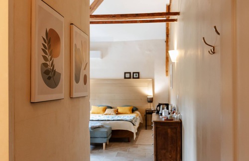 Pont-Saint-Esprit House | Experience Peace at Chambre d'hôtes Bassin - Provence Occitane