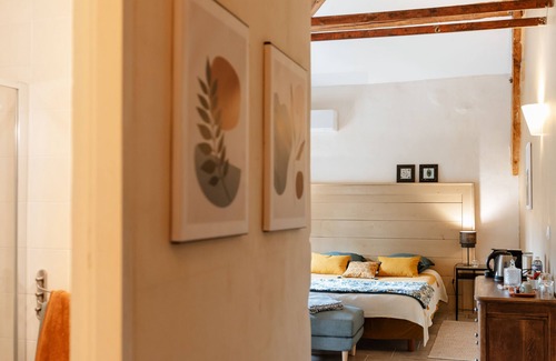 Pont-Saint-Esprit House | Experience Peace at Chambre d'hôtes Bassin - Provence Occitane