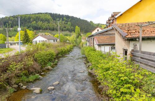Granges-Aumontzey House | Welcoming Chambre d'hôtes: Family & Pet-Friendly Retreat