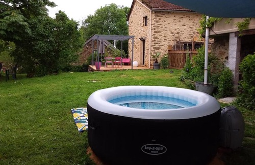 La Salvetat-Peyrales Bed & Breakfast | Guest Favorite: Chambre d'hôtes en Segala for Families