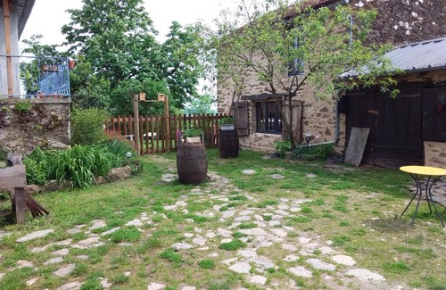 La Salvetat-Peyrales Bed & Breakfast | Guest Favorite: Chambre d'hôtes en Segala for Families