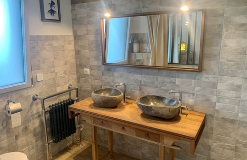 Labastide-Marnhac Villa | Relax at Chambre D'hôtes Coriandre with Spa & Hot Tub