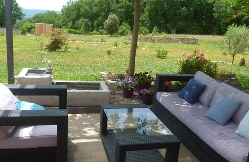 Queyssac-les-Vignes Bed & Breakfast | Chambre d'hôtes du Pilou