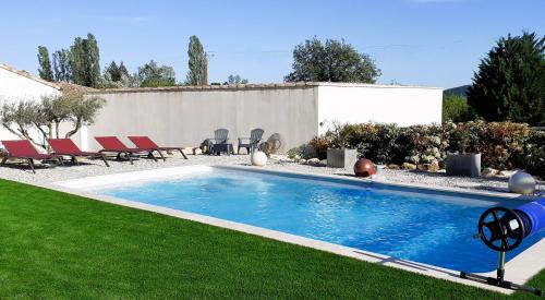Serviers-et-Labaume Bed & Breakfast | Discover "Le Petit Valadas" near Uzes with Pool & Ocean Views