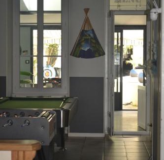 Chef-Boutonne Bed & Breakfast | Chambre d'hôte avec piscine partagé à disposition