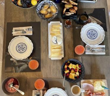 Saincaize-Meauce Bed & Breakfast | Guest Rated 10/10 at Château de Meauce Louise et Marie