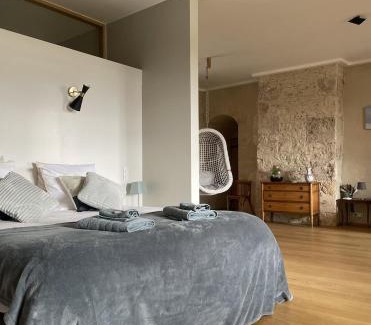 Saincaize-Meauce Bed & Breakfast | Guest Rated 10/10 at Château de Meauce Louise et Marie