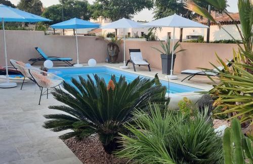 La Londe-les-Maures Bed & Breakfast | Relaxing Stay at Villa Diane with Oceanfront Views