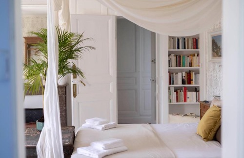 Quesnoy-le-Montant Bed & Breakfast | Relaxing Retreat at Château Le Bas Bleu with Spa & Hot Tub