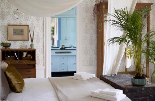 Quesnoy-le-Montant Bed & Breakfast | Relaxing Retreat at Château Le Bas Bleu with Spa & Hot Tub