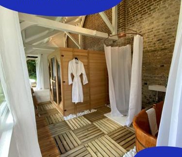 Quesnoy-le-Montant Bed & Breakfast | Relaxing Retreat at Château Le Bas Bleu with Spa & Hot Tub