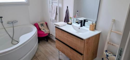 Saint-Pair-sur-Mer Bed & Breakfast | Chambre d'hôtes Terracota, petit déjeuner en plus, 5 euros par personne