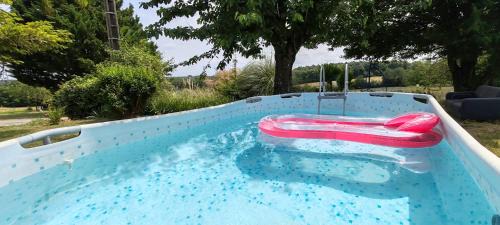 La Roche-Posay House | Cozy Room with Pool Access & Nature Retreat - 9.1 Rated
