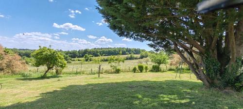 La Roche-Posay House | Cozy Room with Pool Access & Nature Retreat - 9.1 Rated