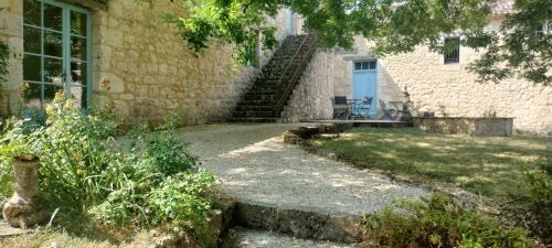 Conne-de-Labarde House | Oceanfront Retreat at Chambre d'hôte La Pierre - 9.4/10 Rated