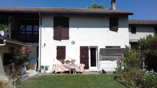 La Tour-du-Pin House | Discover Comfort at Chambre d'hôte Le Pin - 8.2/10 Rated