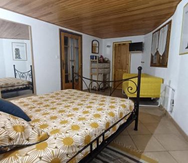 Tuchan Bed & Breakfast | Pet-Friendly Retreat at Chambre d'hôte Les maisons de Gaia