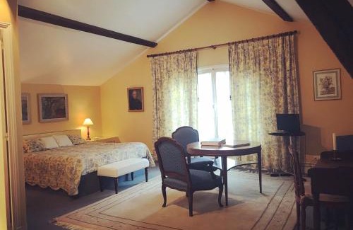 Larcay Bed & Breakfast | Oceanfront Relaxation at Manoir de Clairbois