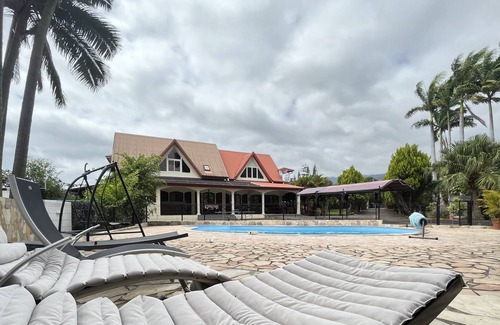 Sainte-Anne Bed & Breakfast | Chambre d'hôtes à la Villa Lyse avec piscine