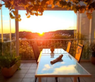 13th Arrondissement House | Discover Chambre d'hôtes au Cœur des Oliviers with Spa & Pool