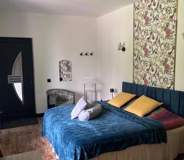 Gamaches Bed & Breakfast | Inviting Suite in Characterful Demeure - Rated 7/10