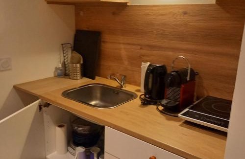 Jure Bed & Breakfast | Experience Serenity at Chambre d'Hôtes Côté Glycine