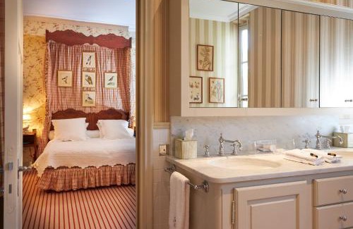 Sorgues Bed & Breakfast | Elegant Chambres d'Hôtes at Château Gigognan with Ocean View