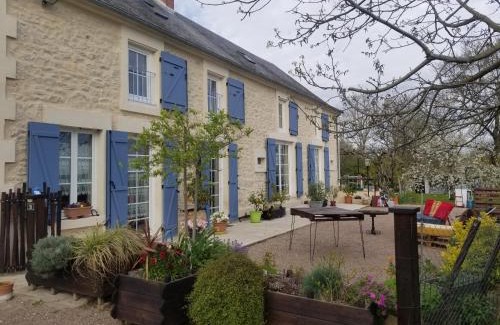 Chaulgnes Bed & Breakfast | Oceanfront Escape at Chambre d'hôtes Chez Léon for 4 Guests