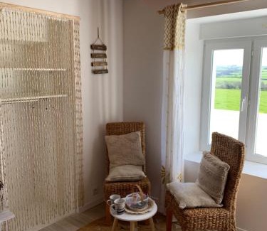 Breles House | Cozy Chambre d’hôtes Coconing with Breakfast & 9/10 Rating