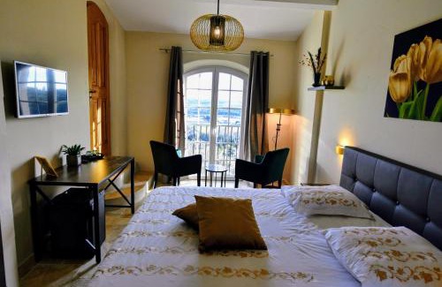 Callian Bed & Breakfast | Cozy Chambre d'hôtes Cottes with Pool & Ocean View