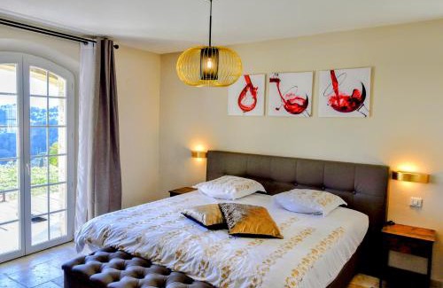 Callian Bed & Breakfast | Cozy Chambre d'hôtes Cottes with Pool & Ocean View