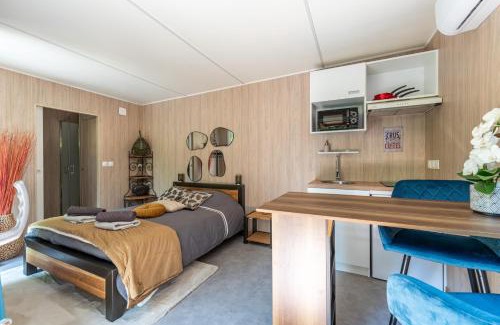 Borreze Bed & Breakfast | Cozy Oceanfront Retreat at Chambre d'hôtes de la dame blanche