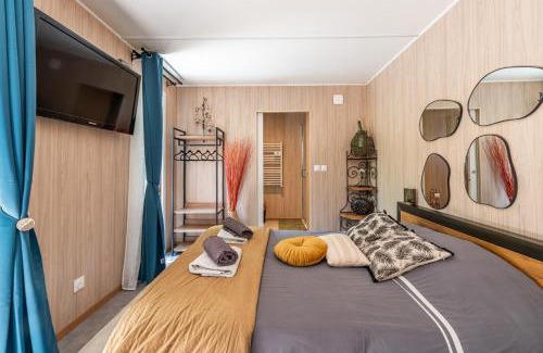 Borreze Bed & Breakfast | Cozy Oceanfront Retreat at Chambre d'hôtes de la dame blanche