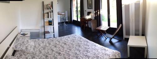 Merignac Bed & Breakfast | Oceanfront Escape at Chambre d'Hôtes du Clos Bamboo