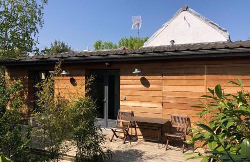 Merignac Bed & Breakfast | Oceanfront Escape at Chambre d'Hôtes du Clos Bamboo