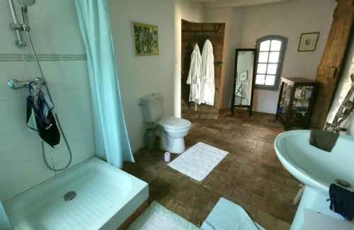 Ingrandes-Le Fresne sur Loire Bed & Breakfast | Family-Friendly Stay at Chambre d'hôtes EPI - Rated 8/10