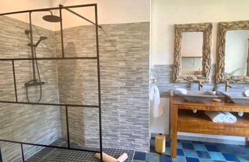 Chatillon-Coligny House | Relaxing Retreat at Chambre d'hôtes Domaine des Bruns