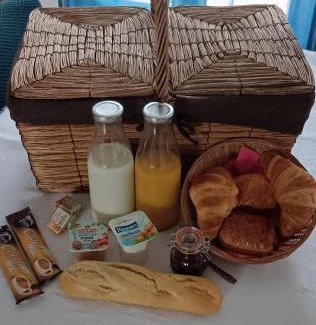 La Lande-Saint-Leger Bed & Breakfast | Guest Rated 10/10: Family-Friendly Chambre d'hôtes Stay