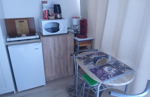 Lunel House | Cozy Chambre d'hôtes with Exceptional 9/10 Guest Rating