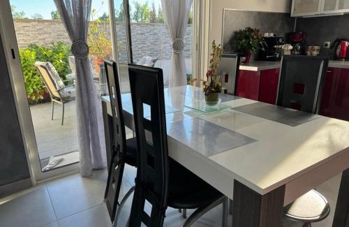 Montauban House | Delightful Chambre d'hôtes with Pool & Oceanfront Views