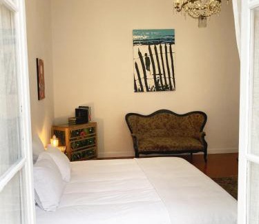 Saint-Jean Bed & Breakfast | Prime Central Guesthouse with Breakfast & Pet-Friendly Options