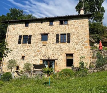 Figeac Bed & Breakfast | Child-Friendly Retreat at Chambre d'hôtes L'ECRIN DU QUERCY