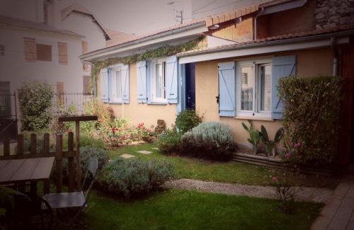 Limoges Bed & Breakfast | Oceanfront Escape at Chambre d'Hôtes - l'Ephémère, 9.4 Rated