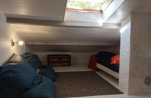 Rustrel Bed & Breakfast | Family-Friendly Retreat at Chambre d’hôtes l’Orange Bleue