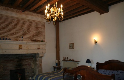 Foucheres Bed & Breakfast | Discover Chambre d’hôtes le Prieuré de Fouchères Oasis