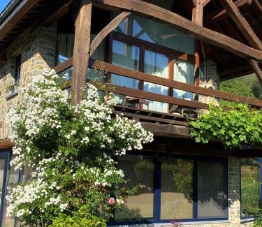 Erezee House | Guest Rated 10/10: Le Refuge de la Vallée with Hot Tub